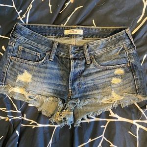 Hollister Boyfriend Destroyed Low Rise Short